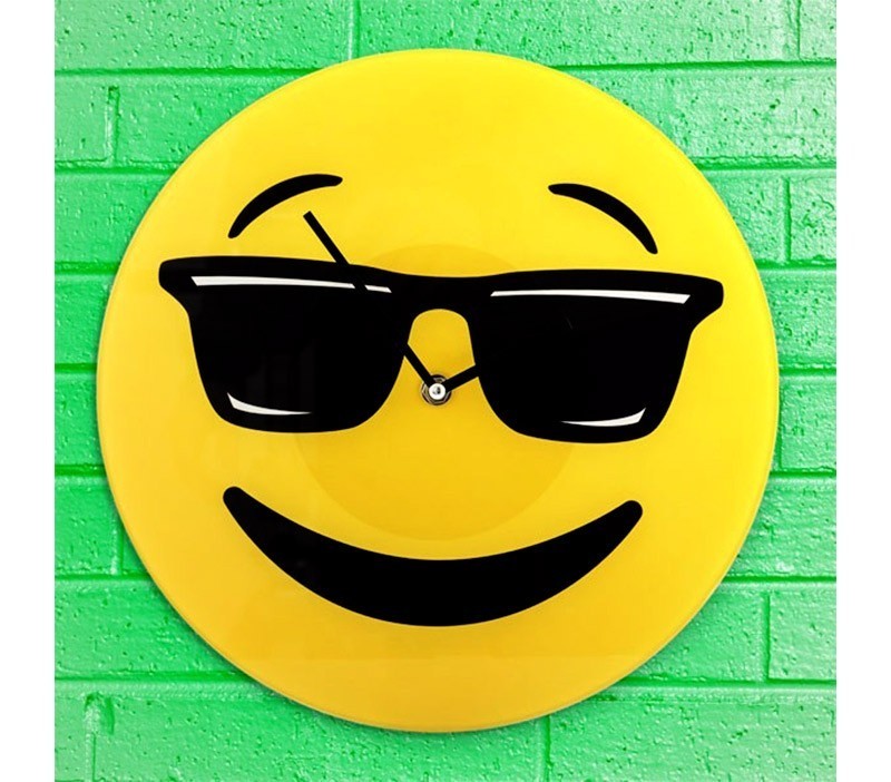 79/3231 Horloge murale en verre émoticône tête avec lunettes de soleil 30 cm ø