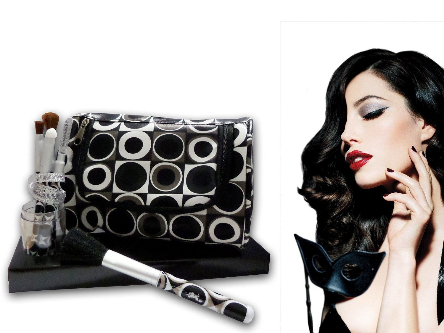 Set de 4 pinceaux de maquillage+ trousse de maquillage/Kit beauté- Mod POIS
