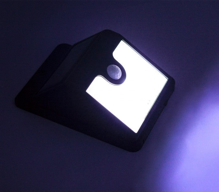 Lampe à énergie solaire 8 LED   SUPER BRIGHT capteur de mouvement et crépuscule
