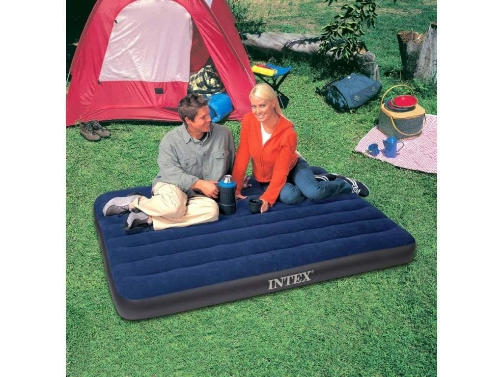 Matelas gonflable double 137x191x22cm, couverture imperméable, bleu - INTEX