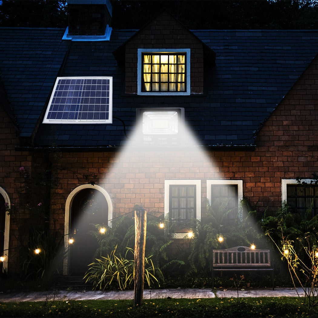 Phare led avec recharge solaire 60W étanche IP67 FB-8860 6500K lumière froide