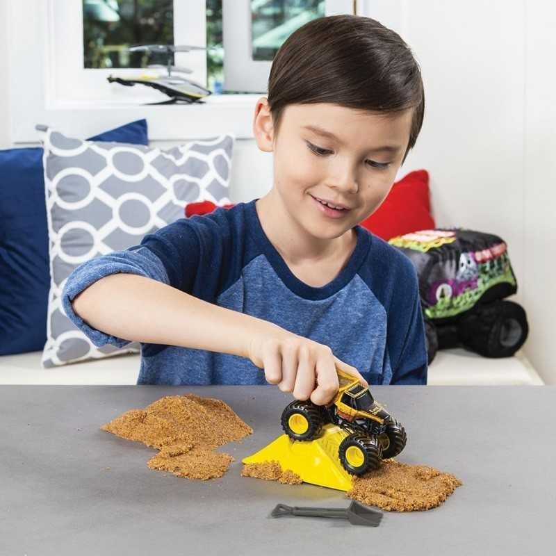 MONSTER JAM DIRT starter set Zombie / Eart Shaker 553688 set avec rampe et sable