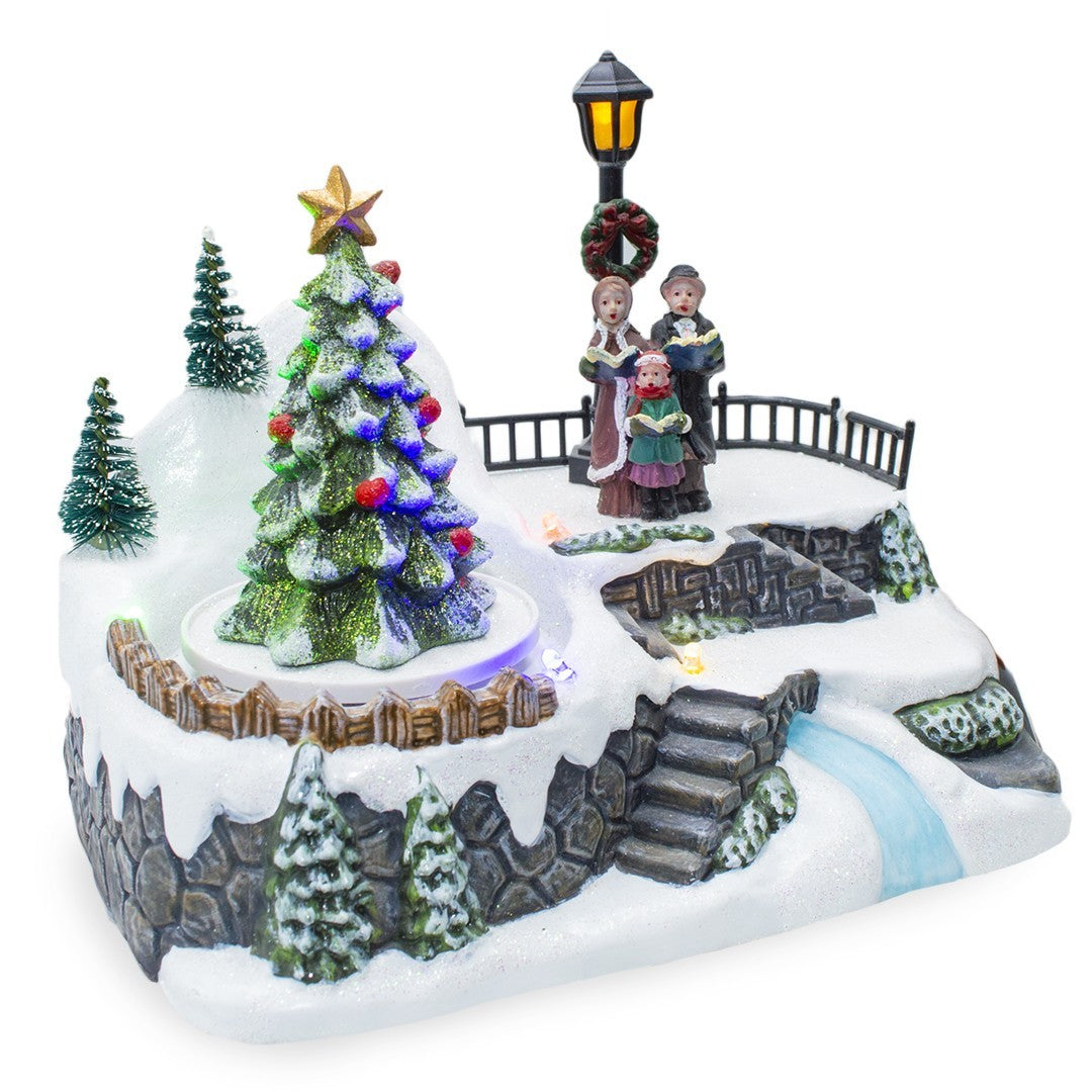 Village de Noël Scénario 361005 Éclairage Musique Et Mouvement 18x13x16Cm