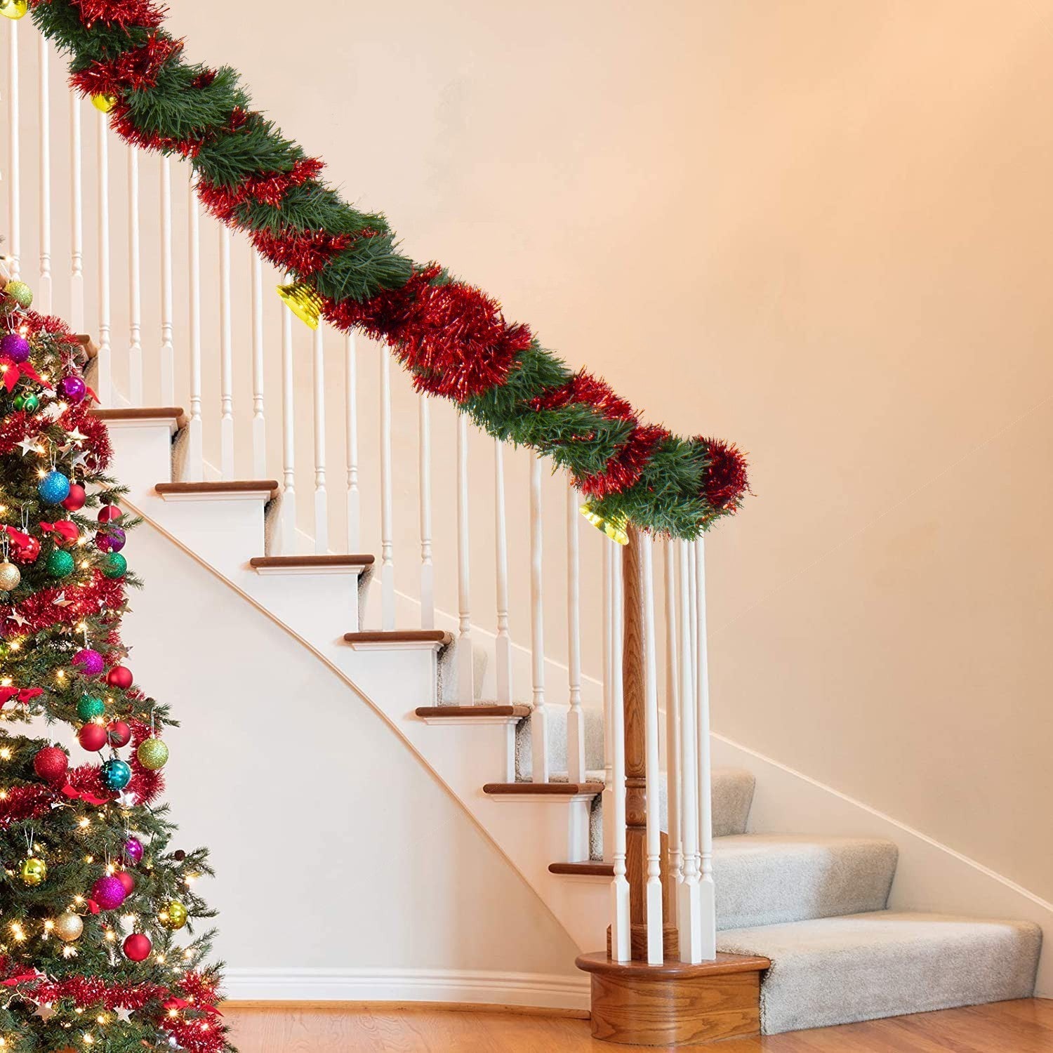 778773 Couronne de Noël tressée 280cm avec cloches, boules rouges et dorées