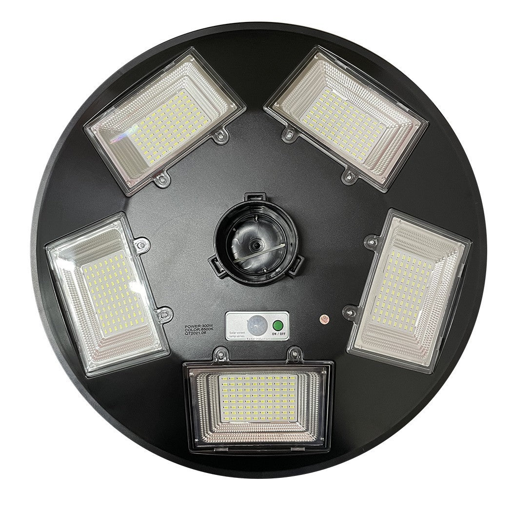 053004 Lampadaire solaire 300W poteau mural courbe télécommande 55x13cm