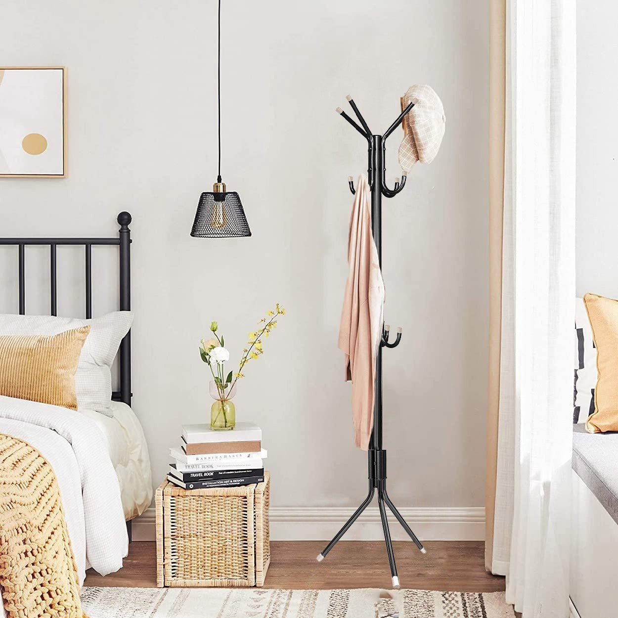 Porte-manteaux métal noir pour maison avec 11 crochets et une hauteur de 171 cm