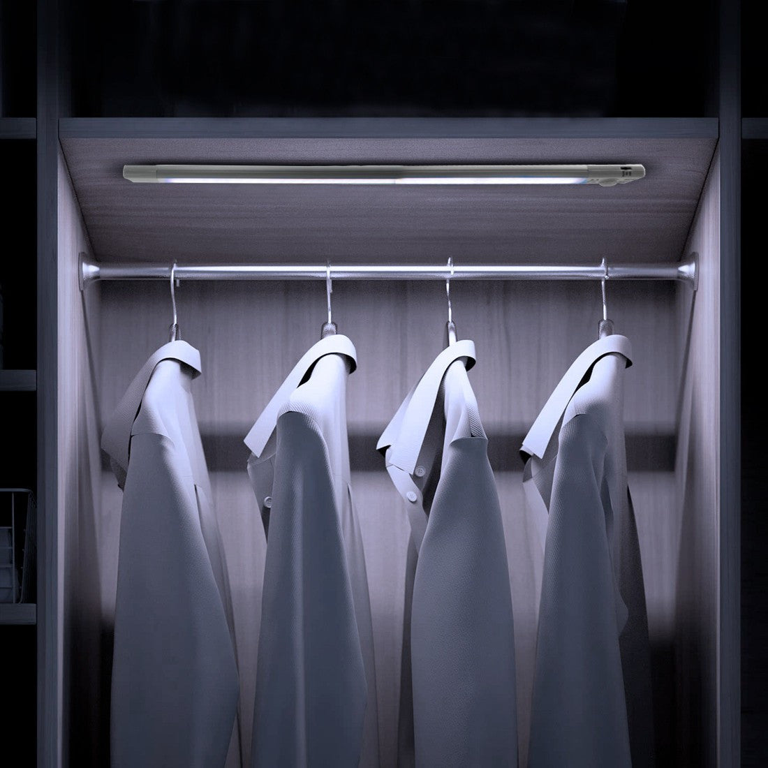 Strip 48 LED lumière froide armoire 58cm avec détecteur mouvement rechargeable