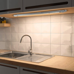 Bande lumière chaude 48 LED armoire 58 cm avec détecteur mouvement rechargeable