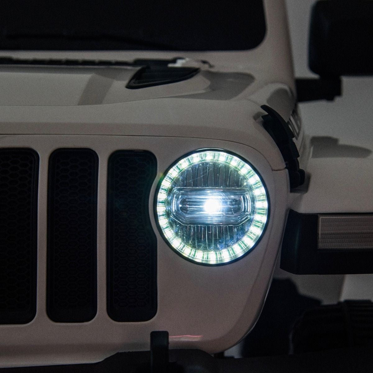 Jeep Wrangler pour enfants 12V BIPOSTO télécommandé lumières et sons écran MP4