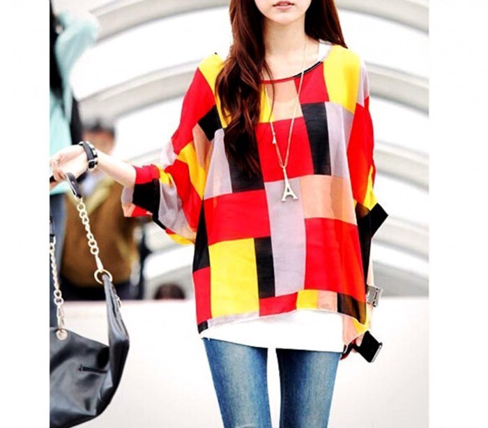 Blouse en mousseline de soie oversize asymétrique motifs géométriques rouge 003